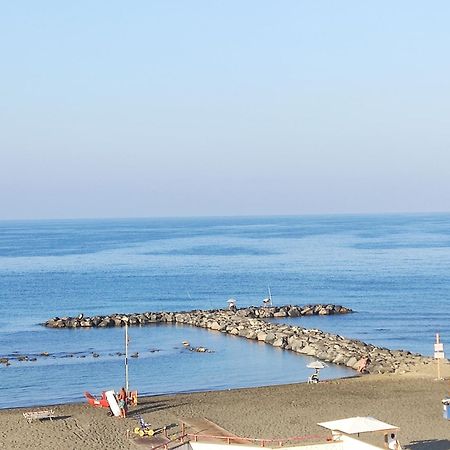 Apartment With Seaview Casa Davidoff Лидо ди Остия Екстериор снимка